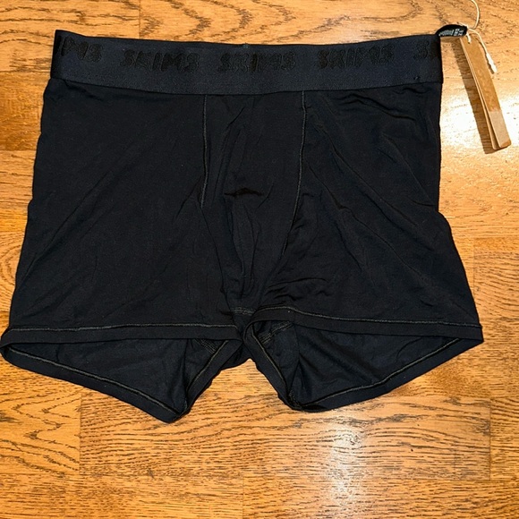 SKIMS Other - Skims black boxers BNWT small!
